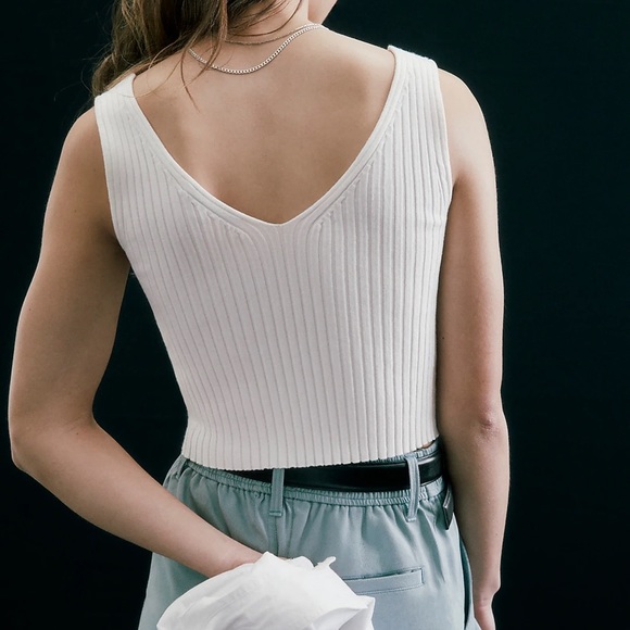 V-Neck Sweater Tank Eyelet White - Picture 5 of 8